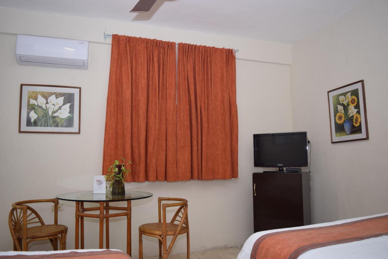 Hotel Suites Le Monde Cancún Extérieur photo